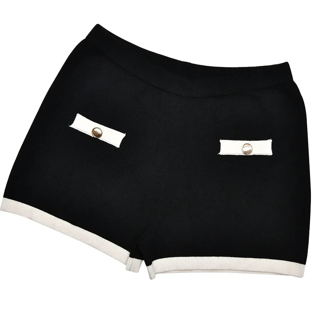 חליפת שני חלקים סרוגה בעיצוב קלאסי מחויט סריג ומכנסיים קצרים - אלנה