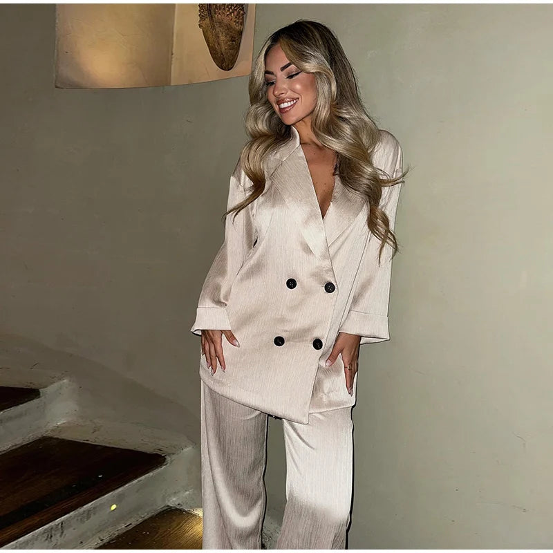 חליפת שני חלקים בד קרפ מבריק נעים מכנסיים ארוכים ובלייזר - ריקה