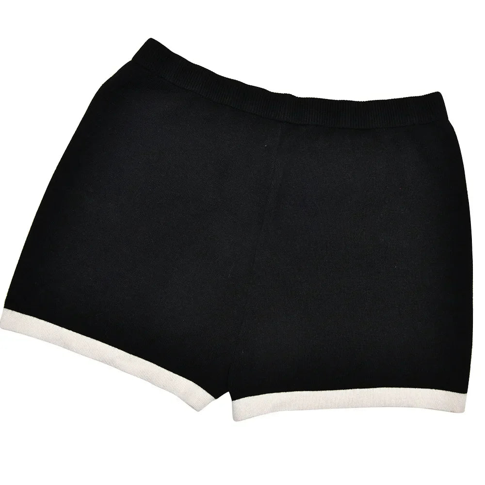 חליפת שני חלקים סרוגה בעיצוב קלאסי מחויט סריג ומכנסיים קצרים - אלנה