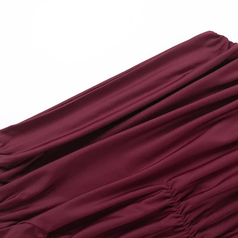 Bruce שמלת מיני אוף שולדר עם קפלים מחטבים