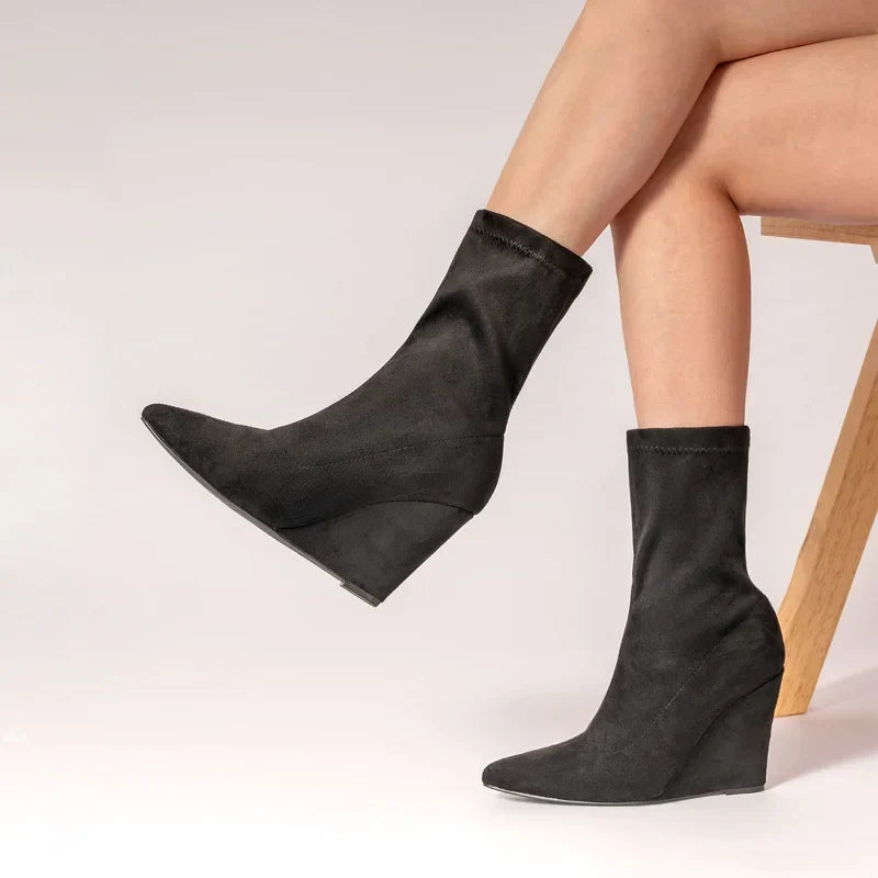 Ria מגפוני ז'אמש